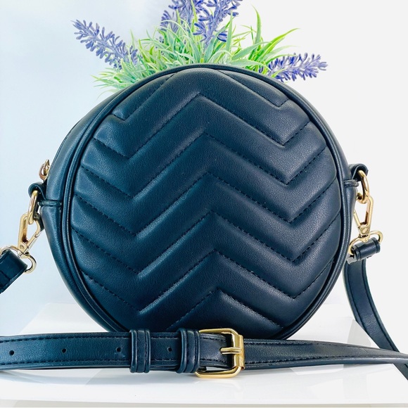 Forever 21 Handbags - Black Round Quilted Crossbody Bag